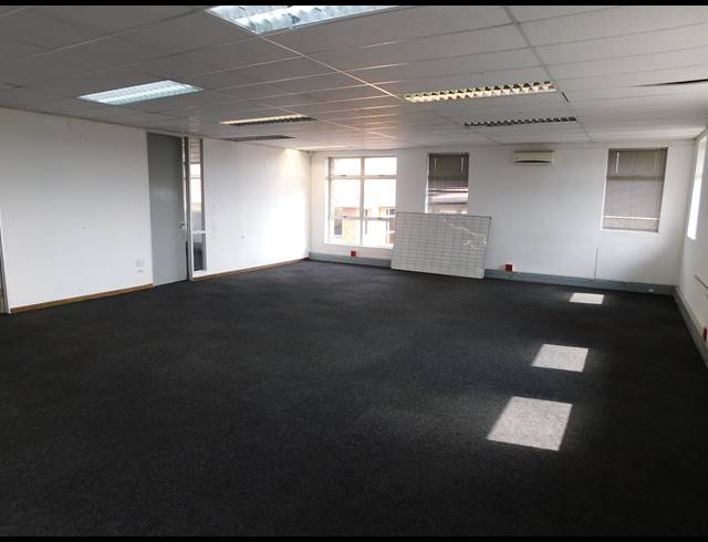 181M² OFFICE TO LET IN FERNDALE